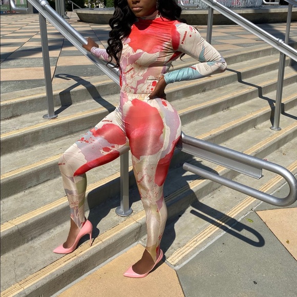 Water color print two piece legging set - Picture 3 of 4